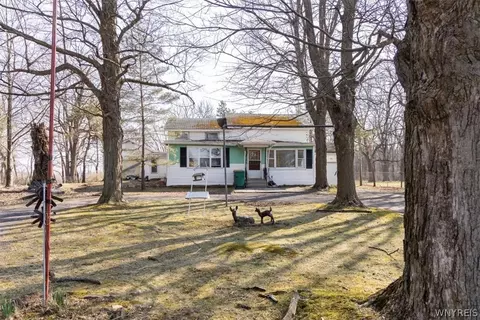 4355 Ransom Rd, Clarence, NY 14031