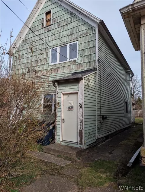 24 Michael Pl, Lackawanna, NY 14218