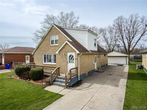 138 Klas Ave, West Seneca, NY 14224