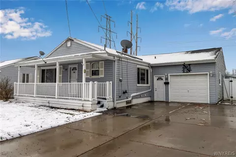 95 Deuro Dr, Niagara Falls, NY 14304