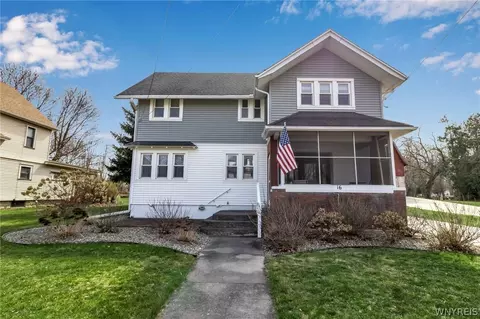 16 Munger St, Bergen, NY 14416