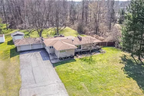 135 N French Rd, Amherst, NY 14228