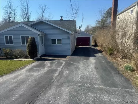 3246 Baseline Rd, Grand Island, NY 14072