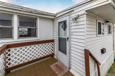 48 Van Wyck St, Lackawanna, NY 14218