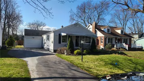 723 Mohawk St, Lewiston, NY 14092