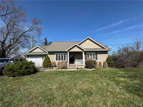 5520 Grauer Rd, Niagara, NY 14305