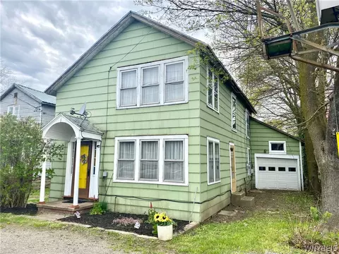 2742 Hemlock Rd, Eden, NY 14057