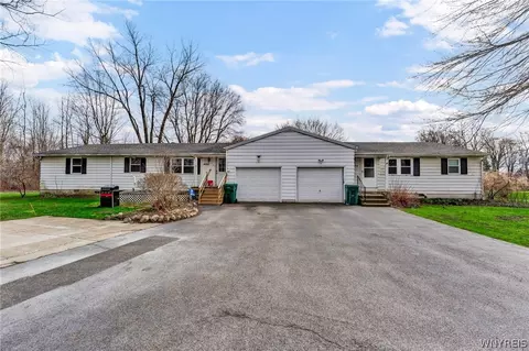 4095 Ransom Rd, Clarence, NY 14031