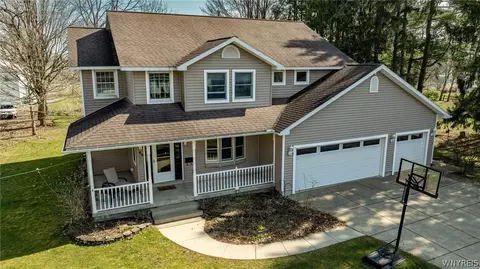 49 Hilltop Dr, Springville, NY 14141