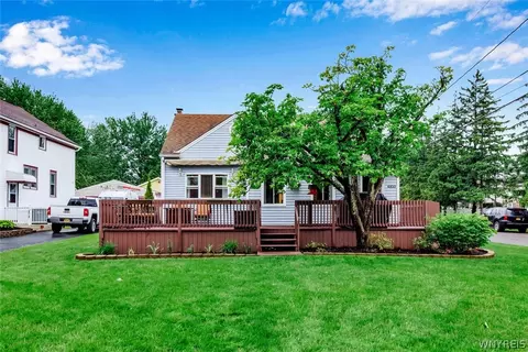 4810 Bay View Rd, Hamburg, NY 14075