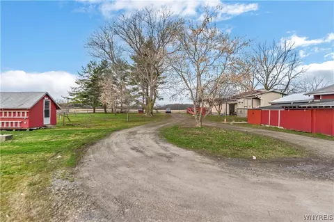 2405 Checkered Tavern Rd, Hartland, NY 14008 photo 5