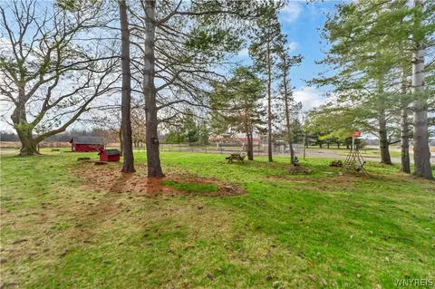 2405 Checkered Tavern Rd, Hartland, NY 14008 photo 7