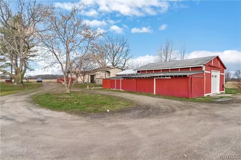 2405 Checkered Tavern Rd, Hartland, NY 14008 photo 4