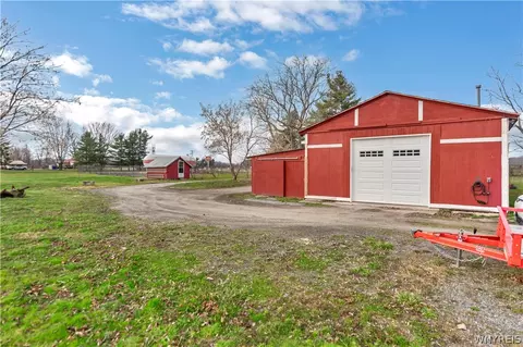 2405 Checkered Tavern Rd, Hartland, NY 14008 photo 6