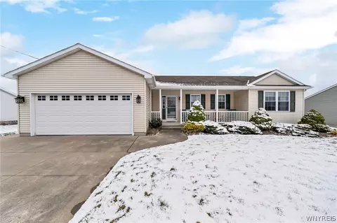 6678 Shawnee Rd, Wheatfield, NY 14120