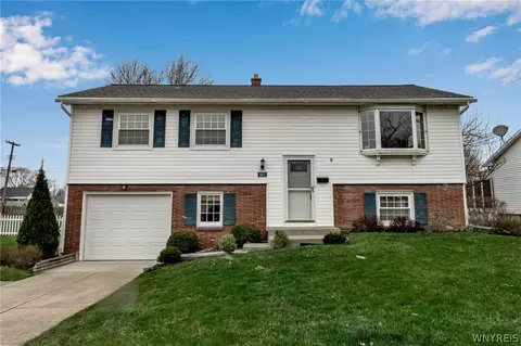 1913 Bruce Ln, Grand Island, NY 14072