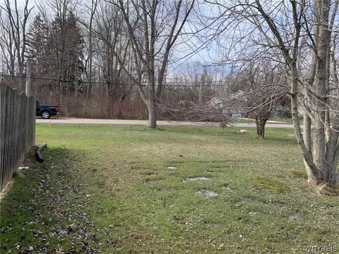 9405 Fairview St, Evans, NY 14006 photo 4