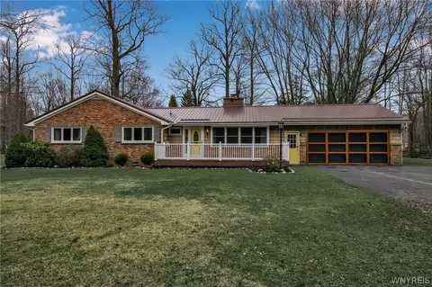 9375 Como St, Evans, NY 14006
