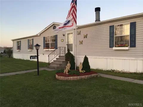 868 Fernwood, Lockport, NY 14094