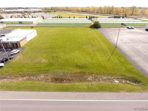 1665 Fashion Outlet Blvd S, Niagara, NY 14304