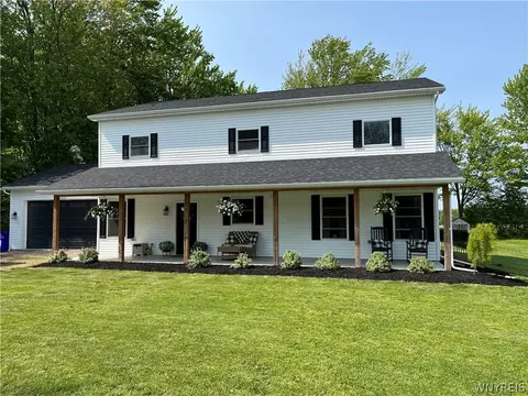 5355 Feigle Rd, Pendleton, NY 14094