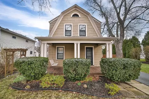 310 Oneida St, Lewiston, NY 14092