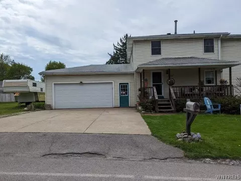 2163 Pleasant Ave, Lake View, NY 14085