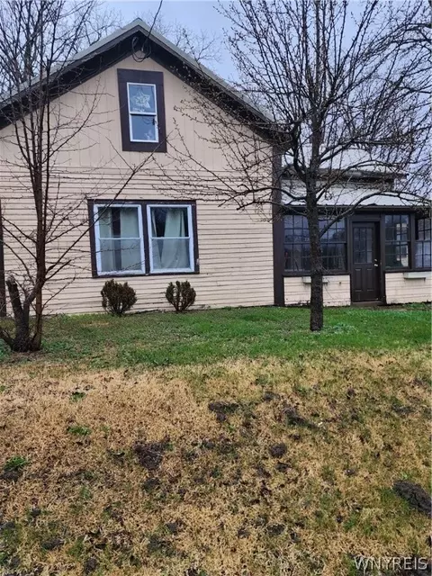 1850 Davis Rd, Aurora, NY 14170