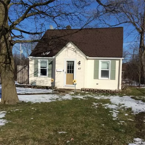 43 Hemlock Rd, Amherst, NY 14226