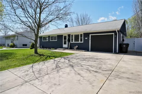 38 Botimer St, Lancaster, NY 14086