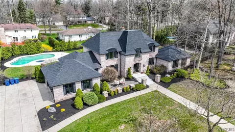 200 Deer Run Dr, Amherst, NY 14221