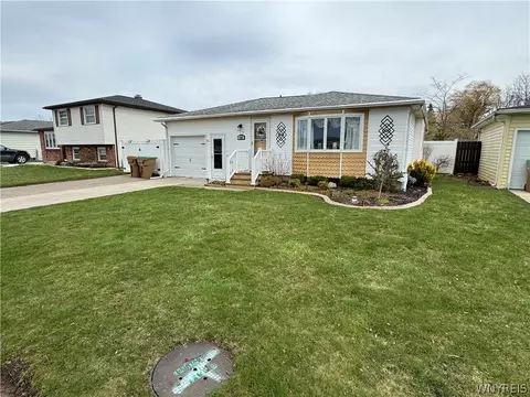 15 Starwood Dr, Cheektowaga, NY 14227