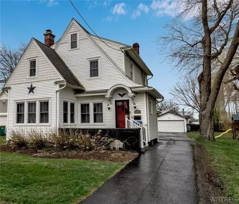 4810 Rogers Rd, Hamburg, NY 14075