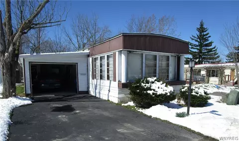 3450 Howard Rd #74, Hamburg, NY 14075