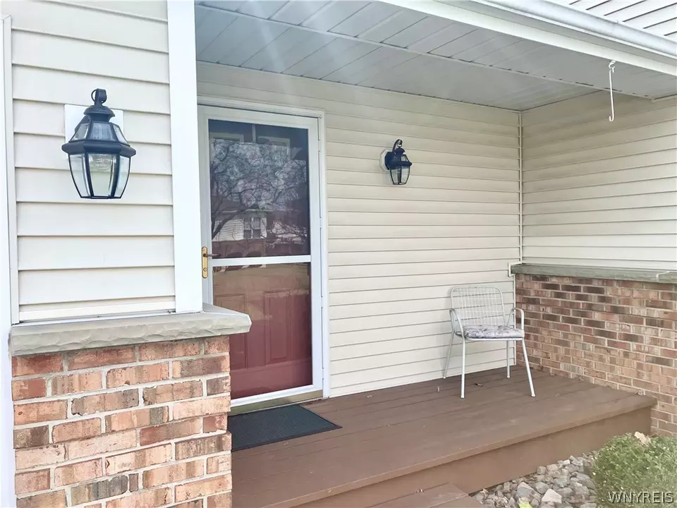 32 Southwick Dr, Orchard Park, NY 14127 42 Photos Movoto