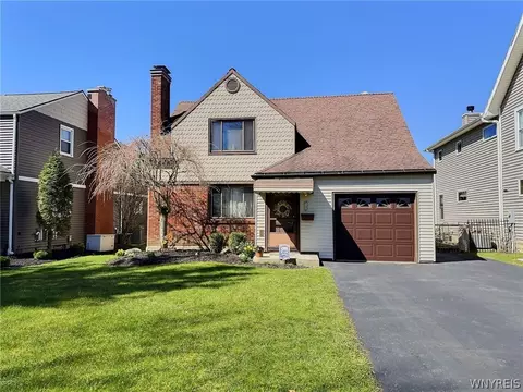 197 Roycroft Blvd, Amherst, NY 14226