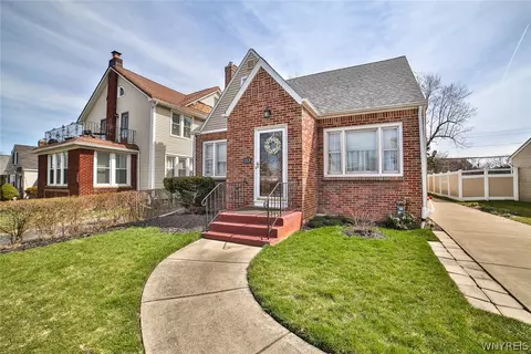 213 Windermere Blvd, Amherst, NY 14226