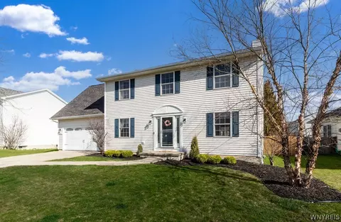 246 South Ln, Grand Island, NY 14072