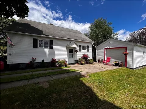 Exterior - 1512 Walnut St, Olean, NY 14760 photo 5 of 10