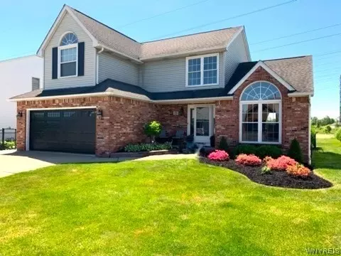 15 Countrygate Ln, Tonawanda, NY 14150