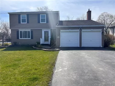 6792 E High St, Lockport, NY 14094