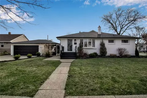 703 Glenalby Rd, Tonawanda, NY 14150