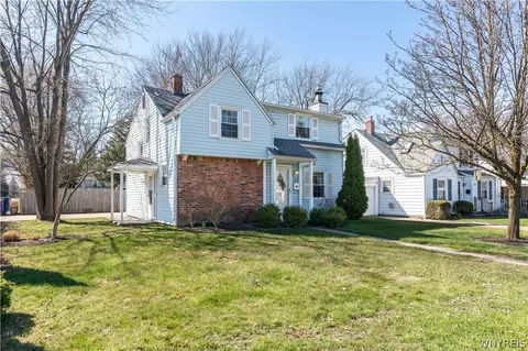 383 Lamarck Dr, Amherst, NY 14226