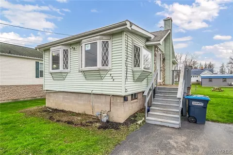 930 Erie St, Hanover, NY 14081