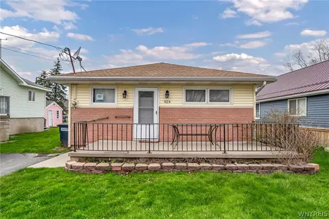 924 Erie St, Hanover, NY 14081