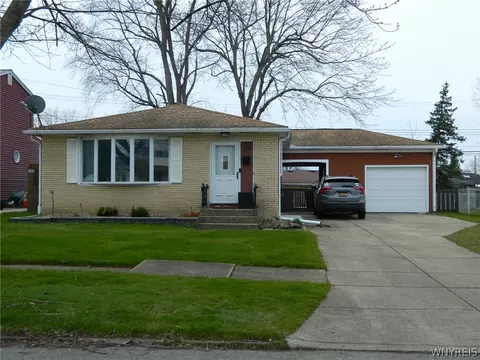 82 Louise Dr, Cheektowaga, NY 14227