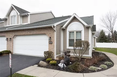 17 Gardenville On The, West Seneca, NY 14224