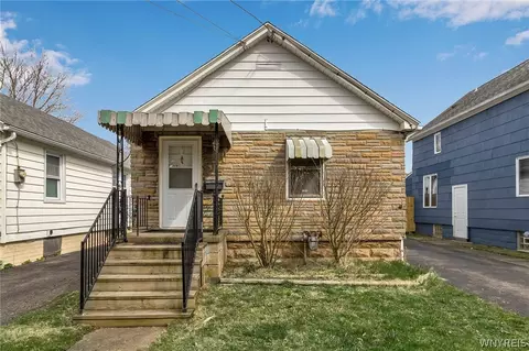 253 70th St, Niagara Falls, NY 14304