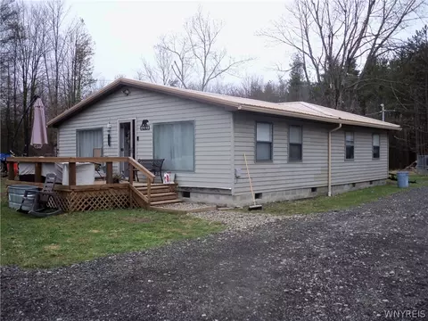6383 Saunders Rd, Franklinville, NY 14737
