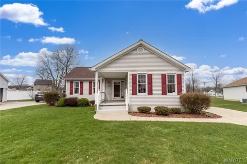 4180 Tisbury Ln, Hamburg, NY 14075